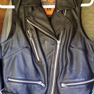 Black leather women's Vest size med